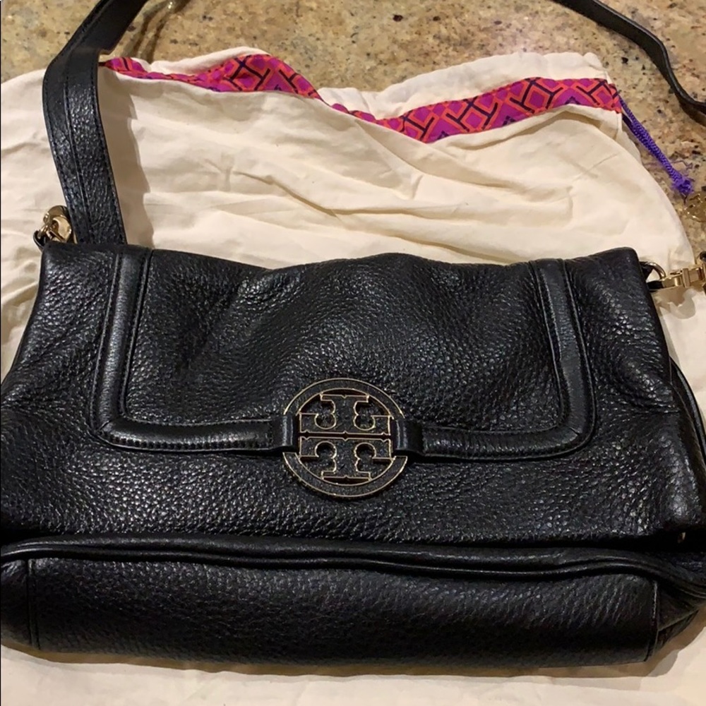 Tory burch messenger bag